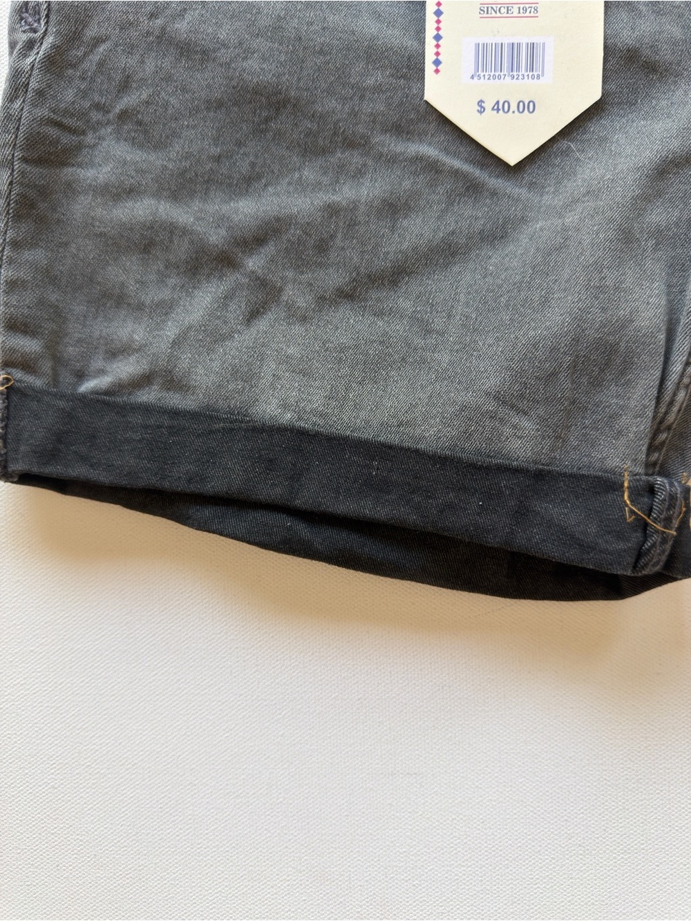 NWT Women's Comfort Denim Black Roll-Cuff Jean Short Size 6 (KB9) - Picture 2 of 8